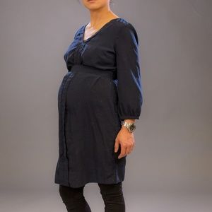 A pea in the pod Navy blue Maternity dress